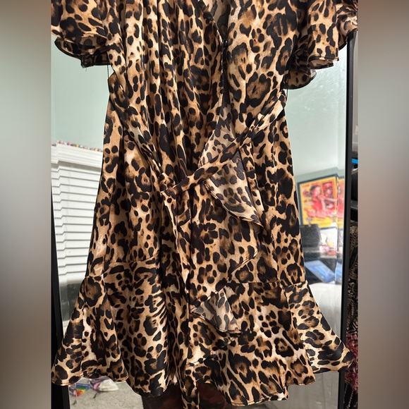 NWT BB Dakota Wild Card Animal Print Wrap Ruffle Dress - Picture 3 of 15